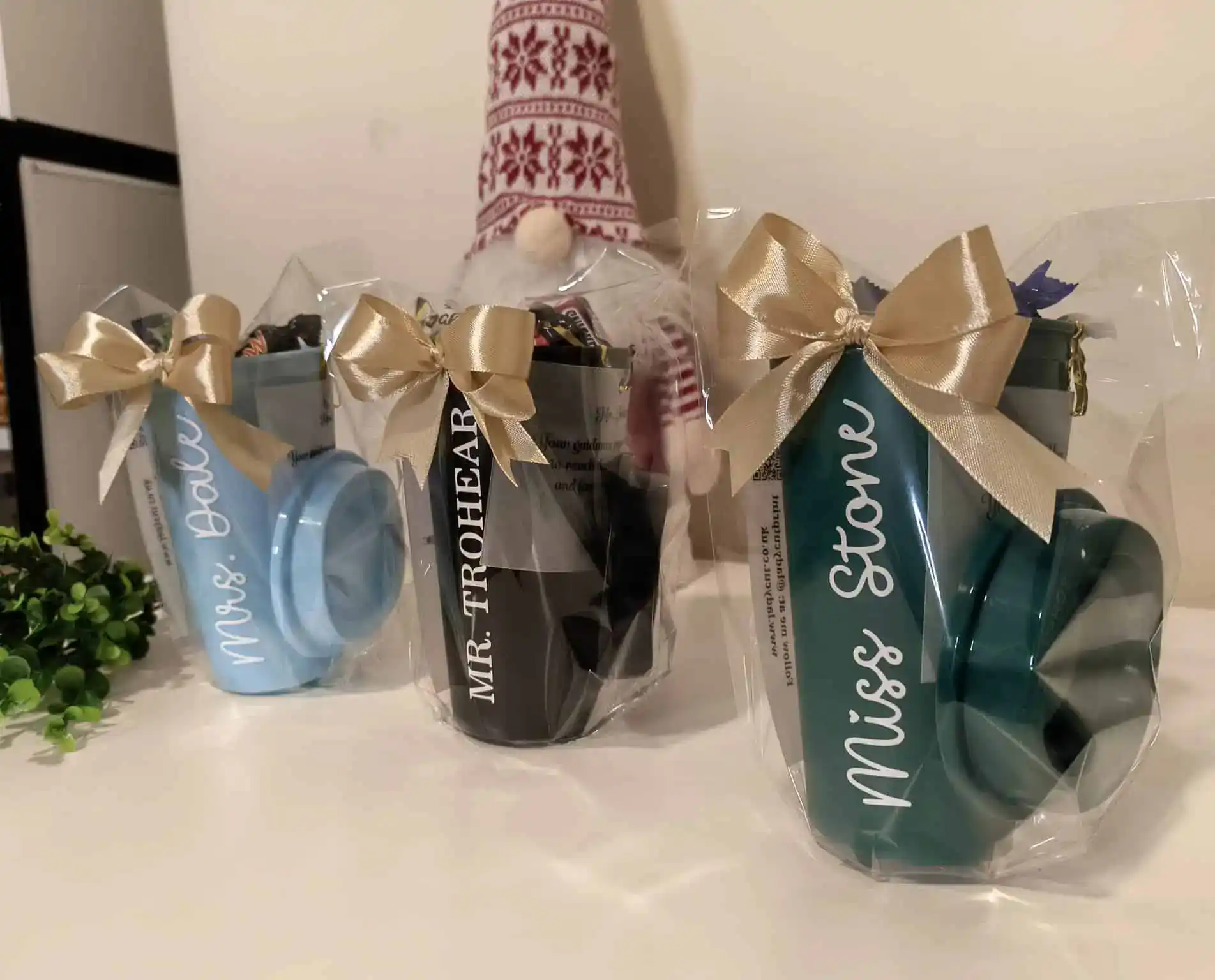 Personalised Coffee Cups with Lids, for Teacher’s gift , Parties, Party bag, and Events – Pack 10/20 – Sorted colours